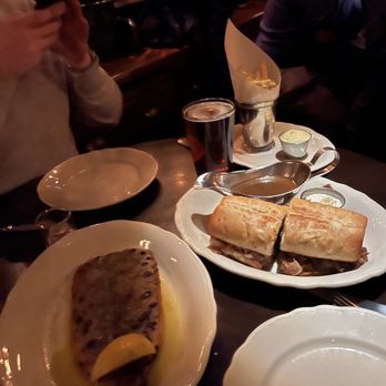 Trivoli Tavern - American Near Me - Chicago, Illinois Trivoli Tavern - American Near Me - Chicago, Illinois