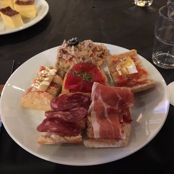 Castlexperience - TAPAS for days! - Wine Tours Near Me - Barcelona, B Castlexperience - TAPAS for days! - Wine Tours Near Me - Barcelona, B