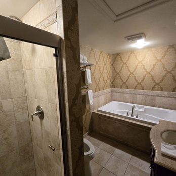 Red Coach Inn - Hotels Near Me - Niagara Falls, New York