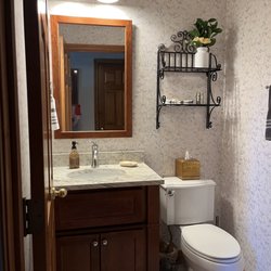 Peyton Kitchen & Bath Incorporated - Guest bathroom