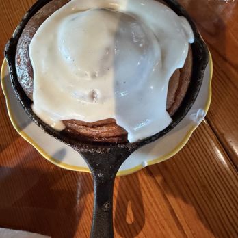 Star Rover - Cinnamon Roll - Music Venues Near Me - Nashville, Tennessee