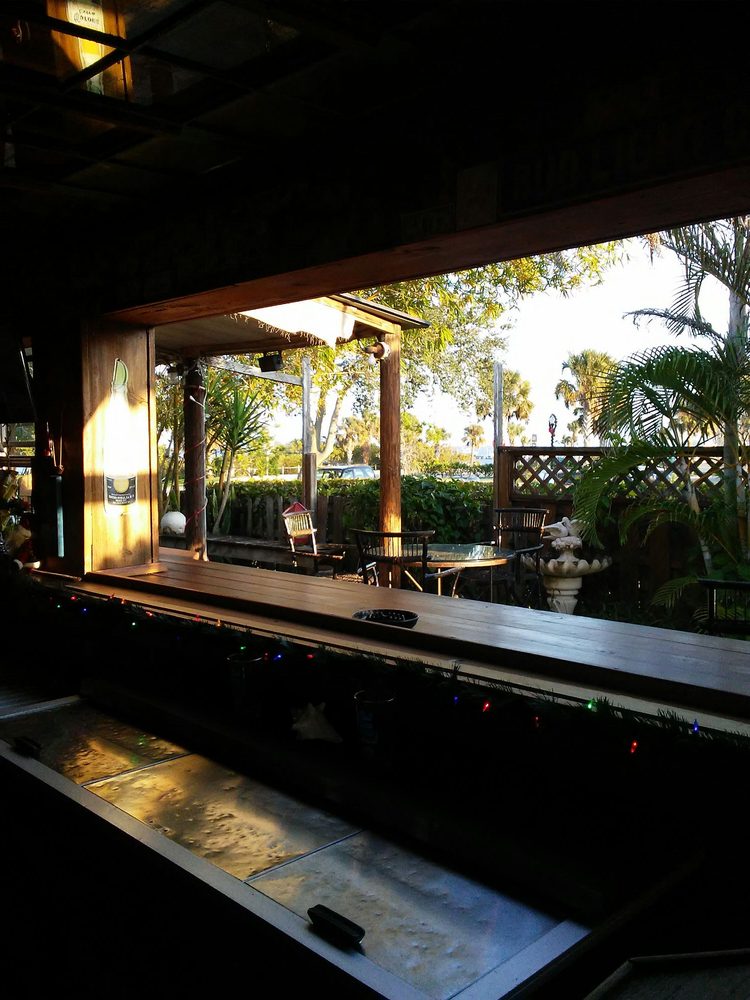 Pelican Pub Image