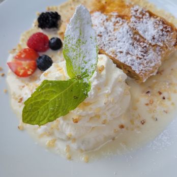 Plzeňská restaurace - Apple Strudel - Czech Near Me - Prague, Puerto Rico Plzeňská restaurace - Apple Strudel - Czech Near Me - Prague, Puerto Rico