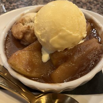 Coach House - Apple cobbler - Desserts Near Me - Hamilton, Ohio