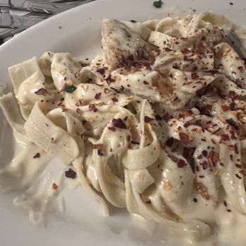 Mama Santa's - Chicken Alfredo - Pizza Near Me - Cleveland, Ohio Mama Santa's - Chicken Alfredo - Pizza Near Me - Cleveland, Ohio