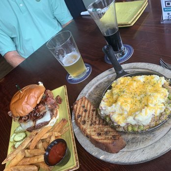 The Inishmor - Pubs Near Me - Colchester, Connecticut