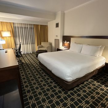 DoubleTree by Hilton Hotel Fort Lee - George Washington Bridge - Room 1510 - Hotels Near Me - Fort Lee, New Jersey