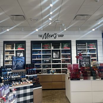 Bath & Body Works - Well stocked - Cosmetics & Beauty Supply Near Me - Columbia, Maryland Bath & Body Works - Well stocked - Cosmetics & Beauty Supply Near Me - Columbia, Maryland