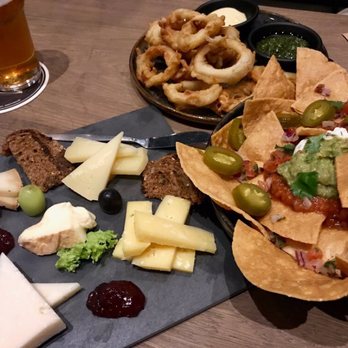Helst - The Dutch cheese plate, calamari and nachos plates (go for the Dutch cheeses ) - Beer Bar Near Me - Amsterdam, New Hampshire Helst - The Dutch cheese plate, calamari and nachos plates (go for the Dutch cheeses ) - Beer Bar Near Me - Amsterdam, New Hampshire