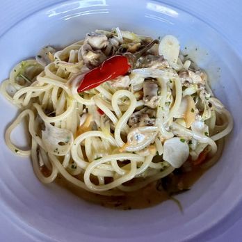 Marea Beverly Hills - Spaghetti alla vongle. Delicious! - Italian Near Me - Beverly Hills, California Marea Beverly Hills - Spaghetti alla vongle. Delicious! - Italian Near Me - Beverly Hills, California