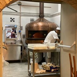 Trattoria Vecchia Roma - Kitchen with pizza oven