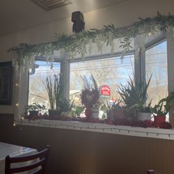 Salinas Restaurant and Pizza