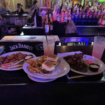 MJ's Restaurant Bar & Grill - Pizza Near Me - Matawan, New Jersey