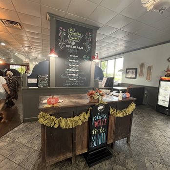801 Southern Kitchen and Pancake House - Hostess stand - Pancakes Near Me - Advance, North Carolina