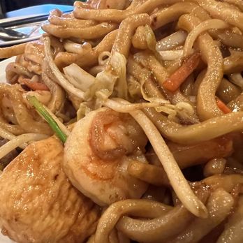 Chin's Kitchen - House special stir fry noodles - Chinese Near Me - Portland, Oregon