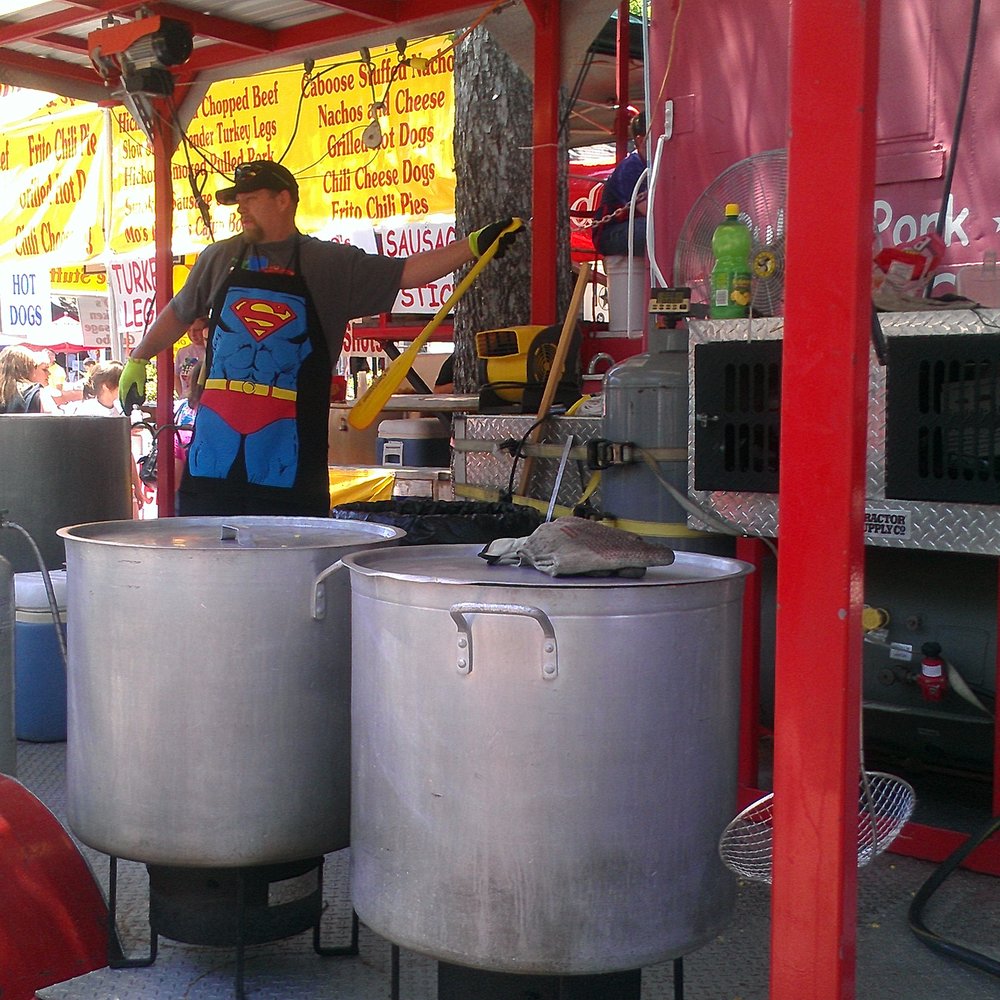 The Loose Caboose - Cooking it up! - Barbeque Near Me - Spring, Texas