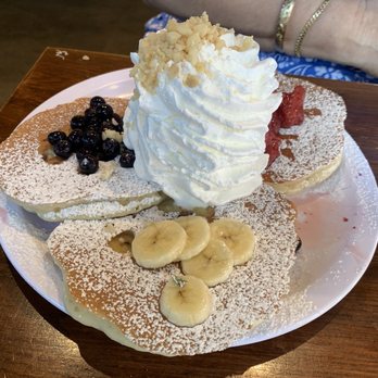 Eggs 'n Things Ko Olina - Whipped cream Pancake sampler - American Near Me - Kapolei, Hawaii Eggs 'n Things Ko Olina - Whipped cream Pancake sampler - American Near Me - Kapolei, Hawaii