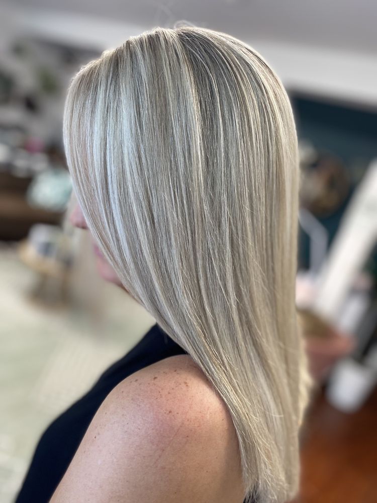 RECLAIMED BEAUTY SALON Updated September 2024 13 Photos 71 Stony