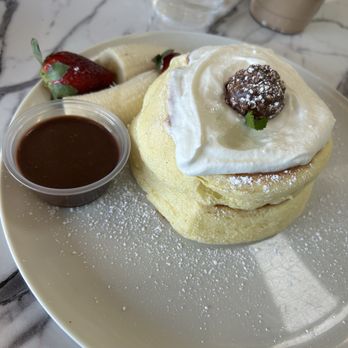 Fluffy Fluffy - Nutella Banana - Breakfast & Brunch Near Me - Philadelphia, Pennsylvania