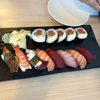 Sushi & Bowls - Nigiri Sushi Set (w/Miso Soup & House Salad) - Sushi Bars Near Me - Kirkland, Washington