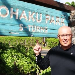 Easy access on Lower Honoapiilani Rd. Look for the turtles in the rocky areas on the beach. Easy access on Lower Honoapiilani Rd. Look for the turtles in the rocky areas on the beach.