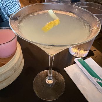 Miyo's Restaurant - Lemongrass gimlet - Izakaya Near Me - Hilo, Hawaii