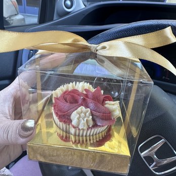Pink Blossom Cupcakes - Individual boxes - Cupcakes Near Me Pink Blossom Cupcakes - Individual boxes - Cupcakes Near Me
