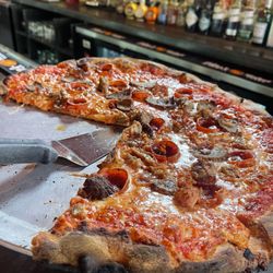 The Hub Wood Burning Pizza Bar - Lg #Beastmode