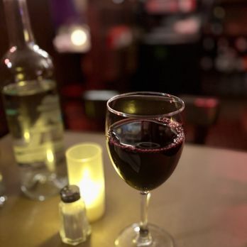 Le Parisien - Bordeaux, Chateau Roc de Segur 2015, France - French Near Me - New York, New York Le Parisien - Bordeaux, Chateau Roc de Segur 2015, France - French Near Me - New York, New York
