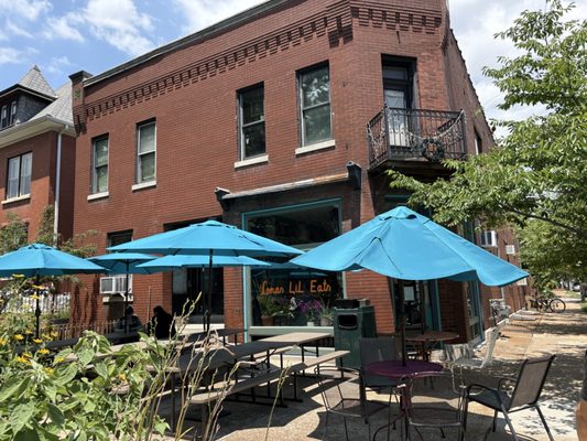 Lona's Lil Eats by null