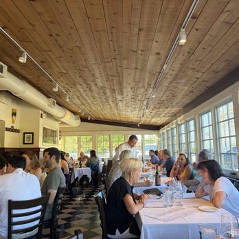 Mustards Grill - Inside view - New American Near Me - Napa, California