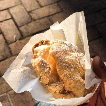 Beard Papa's - Desserts Near Me - San Mateo, California