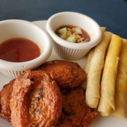 Vieng Thai - Fish cake and cheeserolls