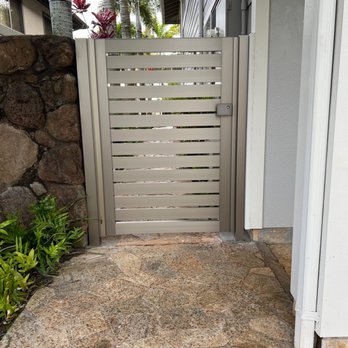 KunkelWorks Hawaii - Self closing gate - Fences & Gates Near Me KunkelWorks Hawaii - Self closing gate - Fences & Gates Near Me