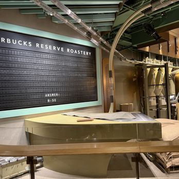Starbucks Reserve Roastery Chicago - Signature decor - Coffee Roasteries Near Me - Chicago, Illinois Starbucks Reserve Roastery Chicago - Signature decor - Coffee Roasteries Near Me - Chicago, Illinois