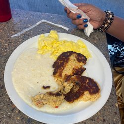 Salmon Cakes