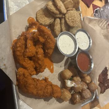 Twin Peaks - Sampler Platter - New American Near Me - West Chester Township, Ohio Twin Peaks - Sampler Platter - New American Near Me - West Chester Township, Ohio