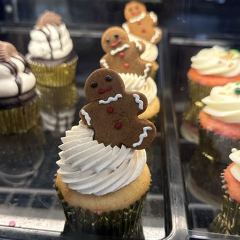 Cinderella Cakes - Gingerbread cupcake - Desserts Near Me - Anaheim, California