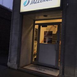 Jazzercise - Entrance