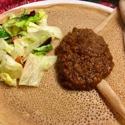 Little Ethiopia - Misir Wot (Im heißen Keramiktopf serviert) Rote Linsen in Berbere Sauce