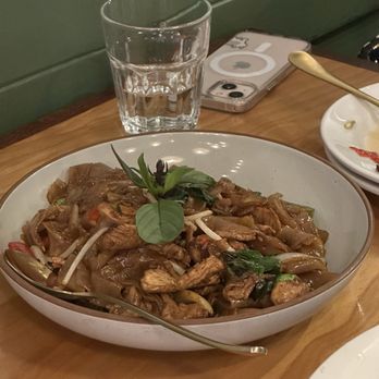 Oraan Thai Eatery - Pad Seew: 4/5 - Thai Near Me - San Francisco, California Oraan Thai Eatery - Pad Seew: 4/5 - Thai Near Me - San Francisco, California