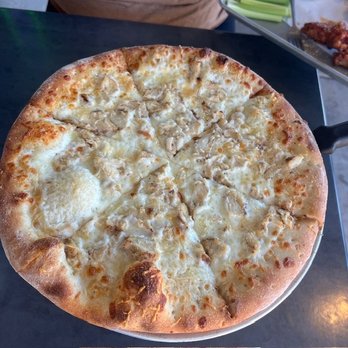 HomeSlice Pizza - Yummy garlic chicken pizza - Pizza Near Me - Durango, Colorado