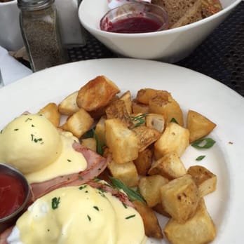 Dubh Linn Gate - Eggs Benedict - Irish Pub Near Me - Whistler, British Columbia