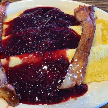 Heidi's Of Gresham - Swedish pancakes and bacon - American Near Me - Gresham, Oregon