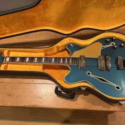 Superb mini resto on vintage Fender Coronado II; cleaned 50+ years of gunk; woke up corroded electronics; pro setup on challenging axe!