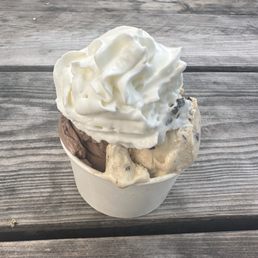 Small cup: brownie batter and pumpkin Oreo