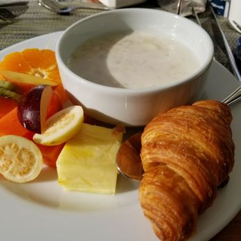 Live Aqua Resort - Breakfast... favorite was the coconut oatmeal - Resorts Near Me - Cancún, ROO