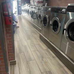 Brooklyn Sudz - Waiting area and Washers