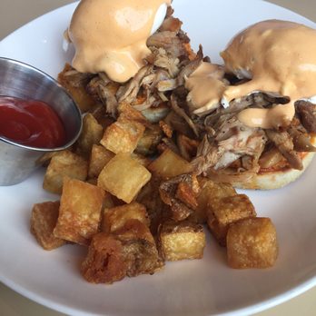 Wood - Benedict: pulled chicken, pimento cheese, poached eggs. AMAZING. - Bars Near Me - Chicago, Illinois Wood - Benedict: pulled chicken, pimento cheese, poached eggs. AMAZING. - Bars Near Me - Chicago, Illinois