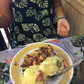808 Grindz Cafe - Salmon Bennie - Cafes Near Me - Lahaina, Hawaii 808 Grindz Cafe - Salmon Bennie - Cafes Near Me - Lahaina, Hawaii
